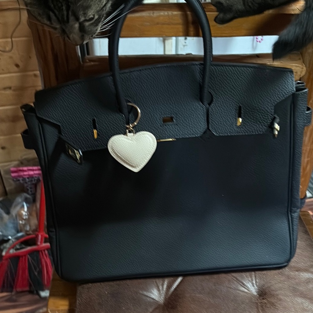 Elegant Black Leather Handbag